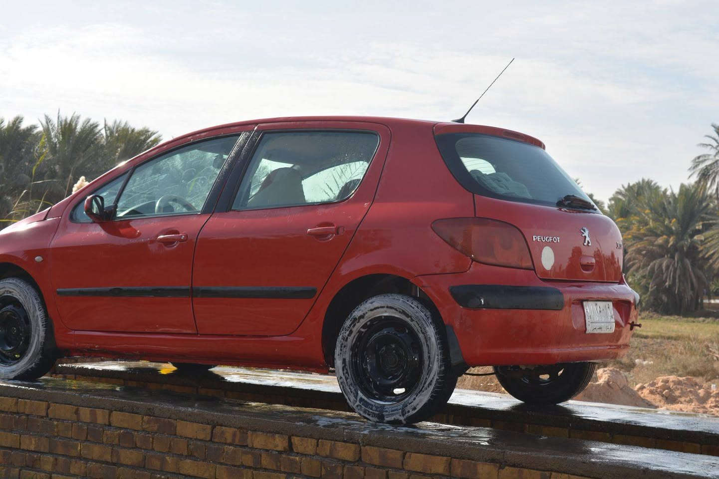 السلام عليكم بيجو ٣٠٧ كفاله عامه فقط صبغ حزام  دهن كير وفلتر جديد محرك كله منفوض  تحويل ثاني يوم بسمك  سنويه لل٢٨ ***********  سعر ٤٧ وبيها مجال قليل
