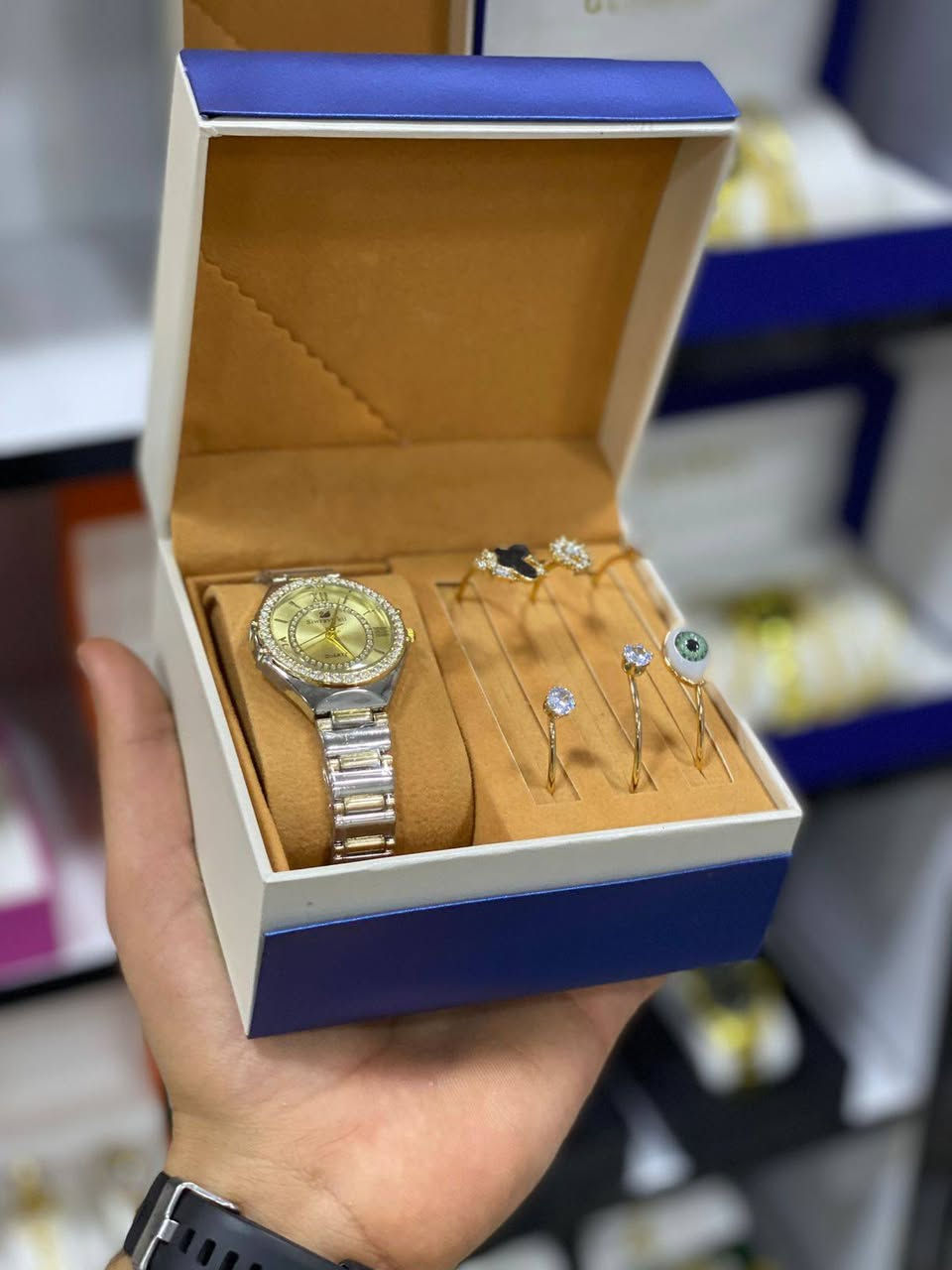 بيت الورد
ساعات نسائي مختلف الموديلات اقلب لصوره
توجد خدمه توصيل داخل النعمانيه وخارج وجميع محافظات


**إذا كنت صاحب هذا الإعلان وتريد حذفه لأي سبب، رجاءا أرسل رسالة إلى الدعم الفني**