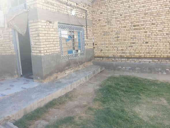 سلام عليكم بيت اابيع خلف شياع زراعي وجه علا شارع ٣٠مباشر مساحه ٥٥٠ ثلاث غرف وساله ودوانيه مطبخ وضح بصوره  ***********
