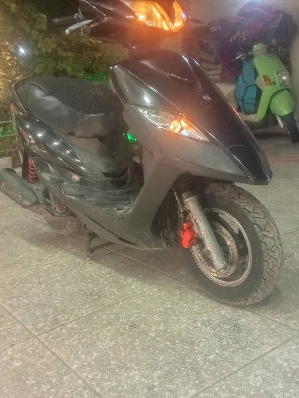 السلام عليكم دراجة ثعلب الدراجة خير من الله مكينة ناعمة ما تنسمع كلهة شغالة كيج  بانزين عداد سرعة اكلوبات بكلايت اشاير اربع نكرة سلف ابكل وكت العنوان بغداد المدينة الدراجة مكينتهة ما تنسمع شحن 🤣 والله كلهة ابلادية ملحة و ختم واحد *********** سعر الدراجة 500 و بيهة مجال لشراي
