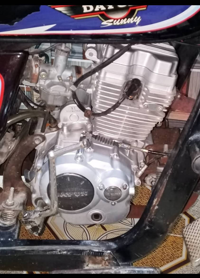 ستوته للبيع موديل 2012 نظيفه مكينه وكير اوراق من حي الحكيم الثانيه
***********
