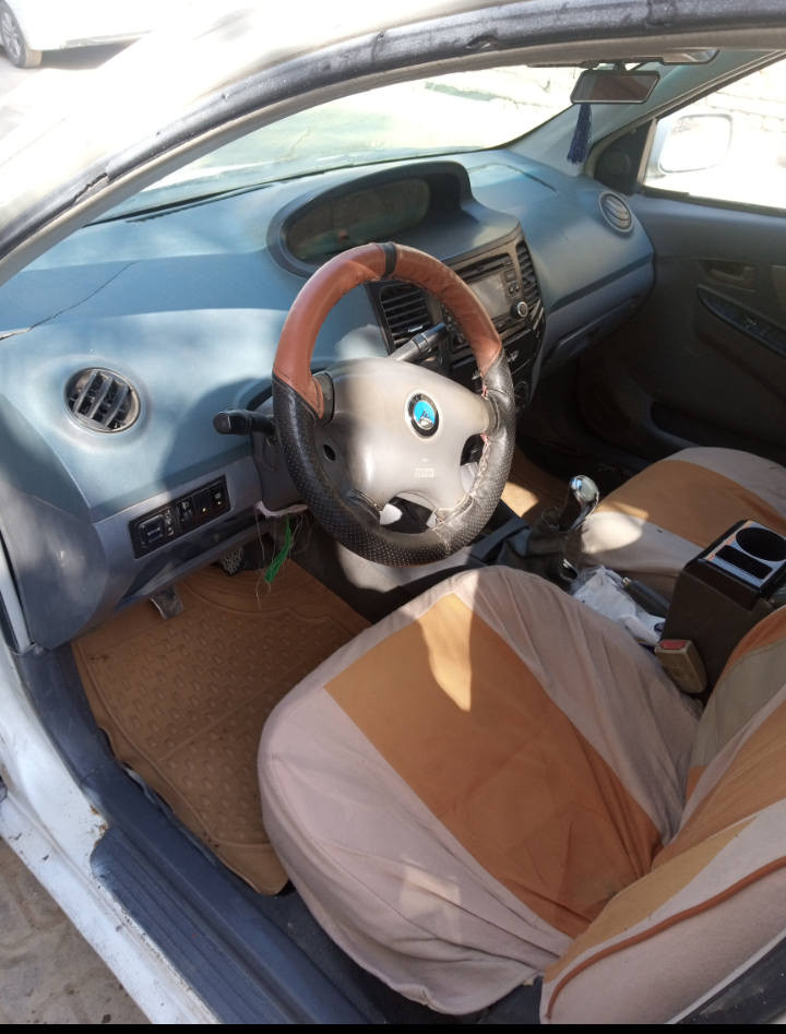 السلام عليكم جلي ام كي خصوصي للبيع سياره جاهزه كير محرك حداديه نظيفات كهربائيات شغاله رقم انكليزي السعر 32وبيها مجال شرط مداور العنوان ناصريه مركز للاتصال***********
