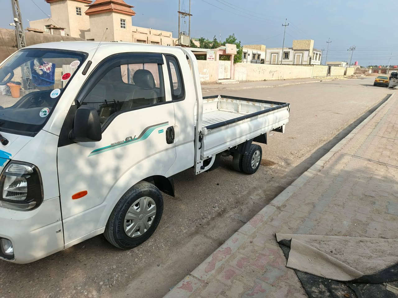 (ادووات)سلام عليكم سياره بنكو نثيه ادوات موديل 2018  محرك كير كفاله تخم تايرات ستوه شاده مكينه بلكارتون حورته بم ونوزل متومه طبق الاصل +حصه كاز + محافضه البصره طريق حمدان *********** تصال فقط
