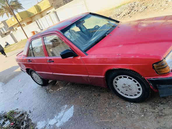 السلام عليكم مارسدس 190 للبيع او مراوس ماندل راعيها فحص نينوى بيها واجها فقط كير محرك شرط صدر نص عمر سياره حلوه ونضيفه 
السعر 18 وبيها مجال قليل ***********
