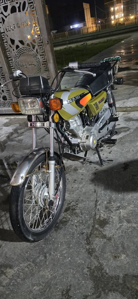 السلام عليكم
نامه امتياز موديل 25 دراجه نضيفه ماترف عليها ربع دينار 
فقط دهن وبانزين 
دراجه منتسب من البيت لدوام فقط 
الموقع بابل المدحتيه الحمزه الغربي 
***********
***********
