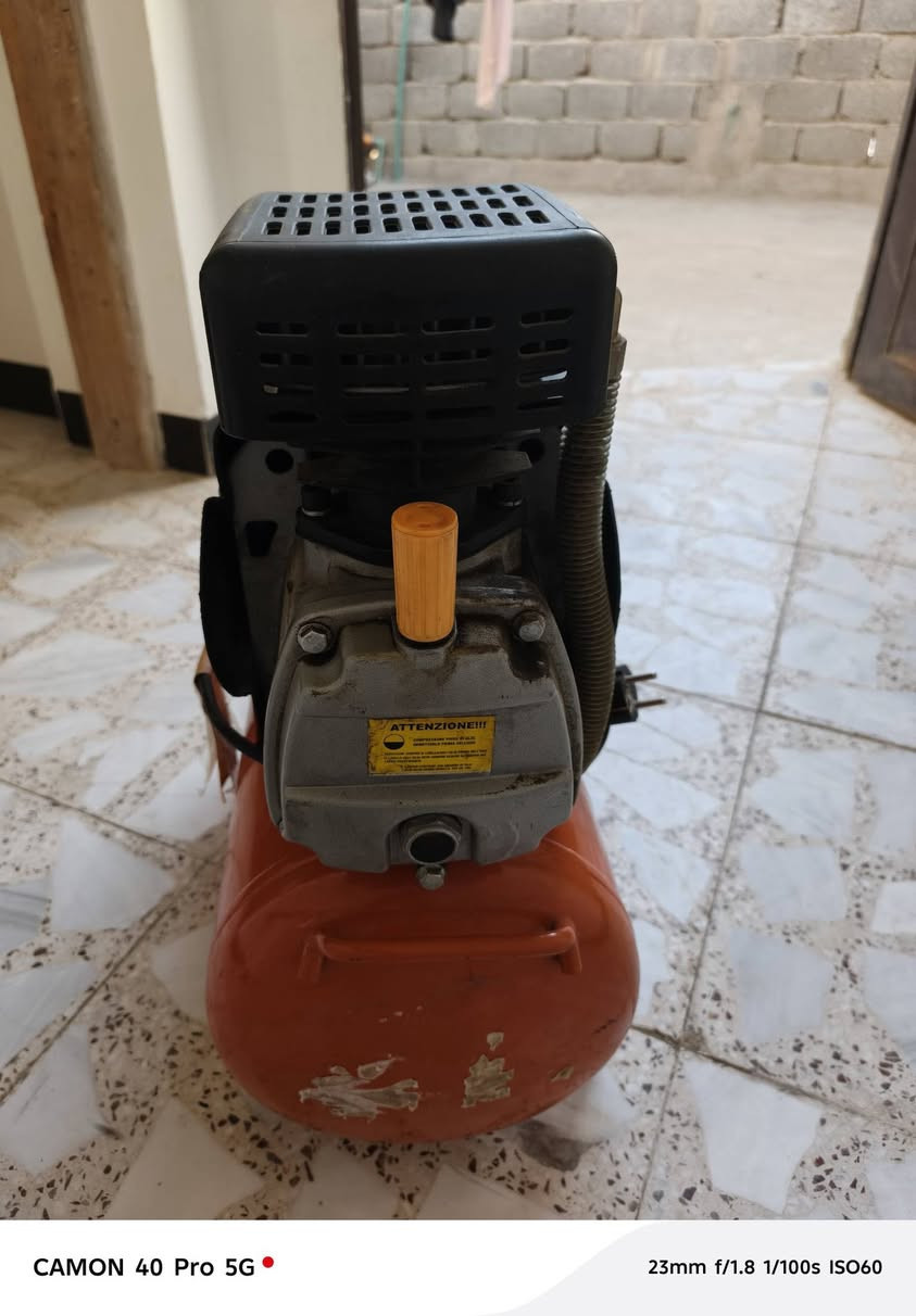 كبريسر هواء سعه /٢٥/ لتر لبيع جديد أوربي باله سعره / ١٠٠ /ألف اي ستفسار *********** /***********
