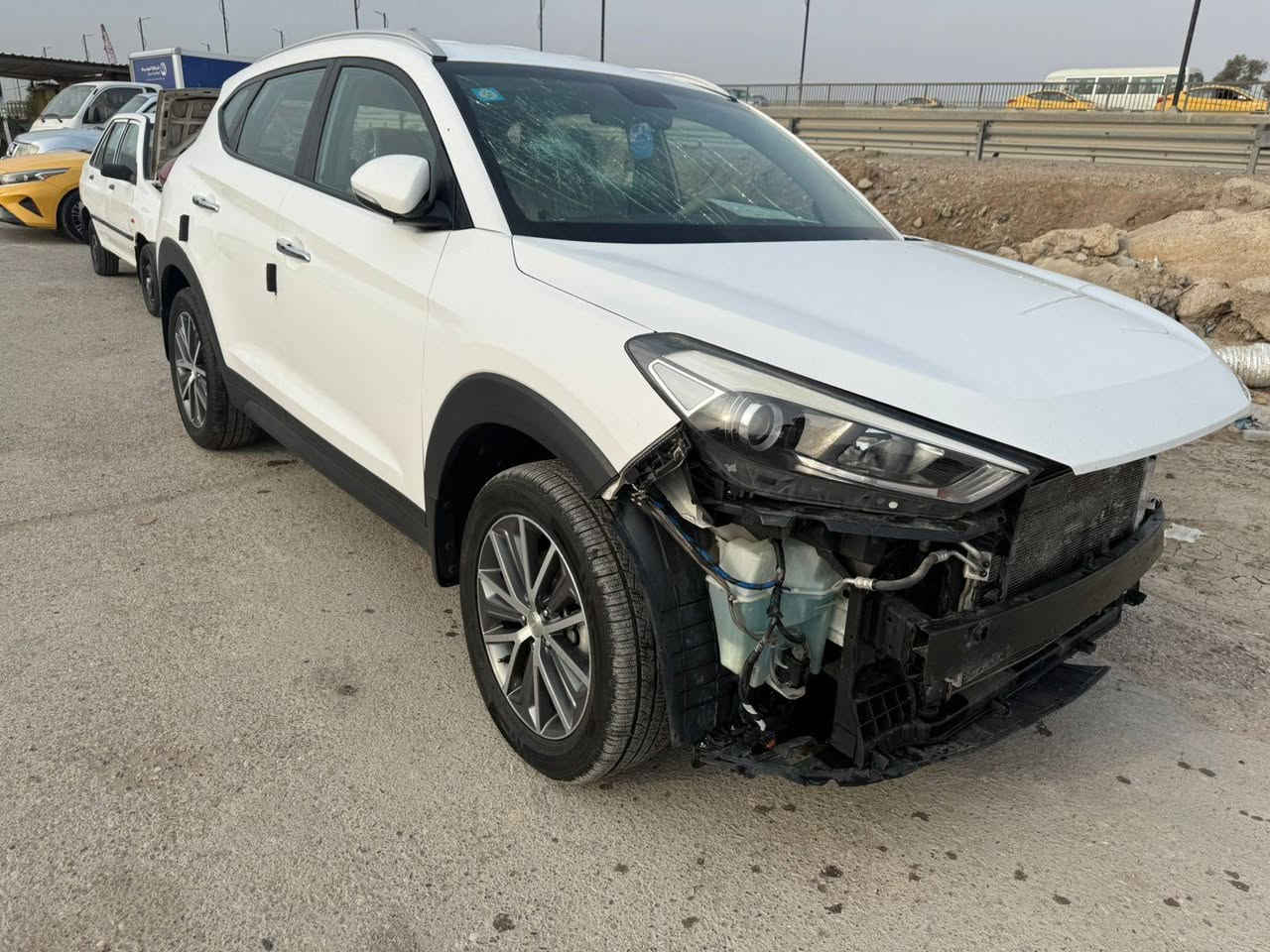 توسان خليجي موديل 17رقم بغداد تحويل سيارة مكفوله كفالة عامه ماشيه 70لف صاربيه حادث ابيعه على وضعه مكانه سيارة بغداد سيارة شغاله وتمشي ***********
