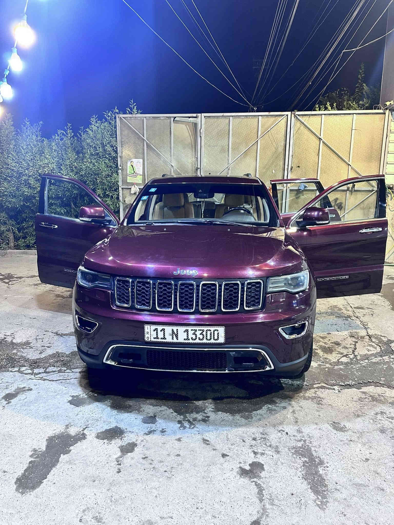 سلام عليكم جيب كراند شيروكي ليمتد 2019 فول مواصفات بدون جكات داخل بيجي سيارة حادثها خلفي  كص جاملغ الخلفي مصبوغة عام توحيد لون السعر ٢٠ وبيهة مجال رقم ***********
