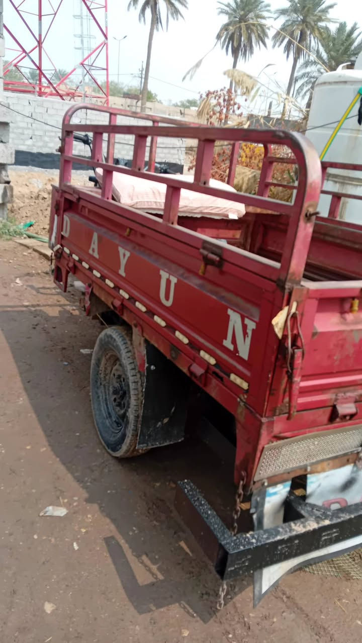 ستوته  دايوان للبيع أوراق  مكاتبه بسمي    2014محرك جديد صارله 15 يوم من شاده  *********** اتصل عل رقم
