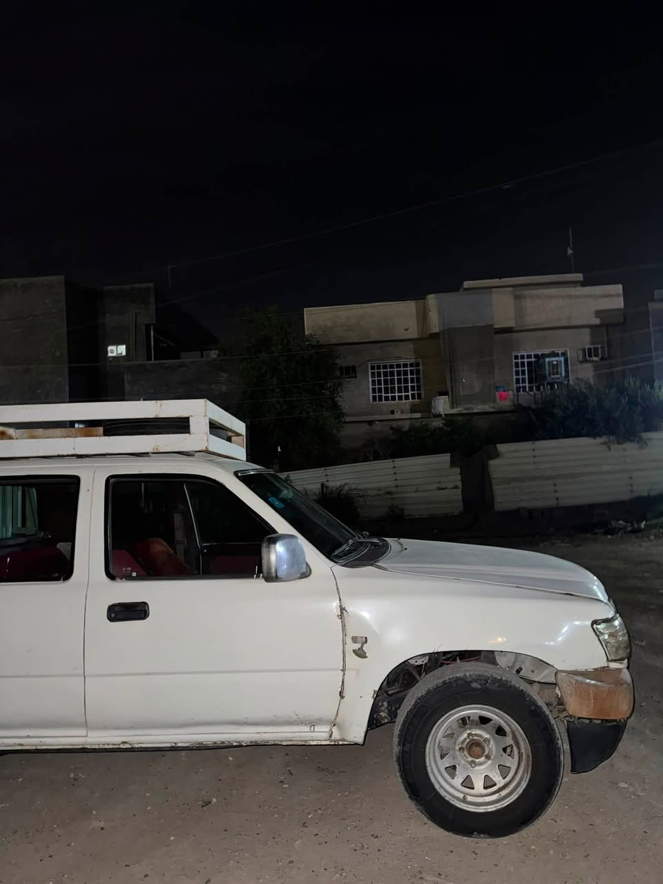 دير ٢٠٠٦ محرك وكير واكسل  كله مكفول وتخم تايرات جدد بيها سعرها ٣٥ ورقه للتواصل على الرقم***********
