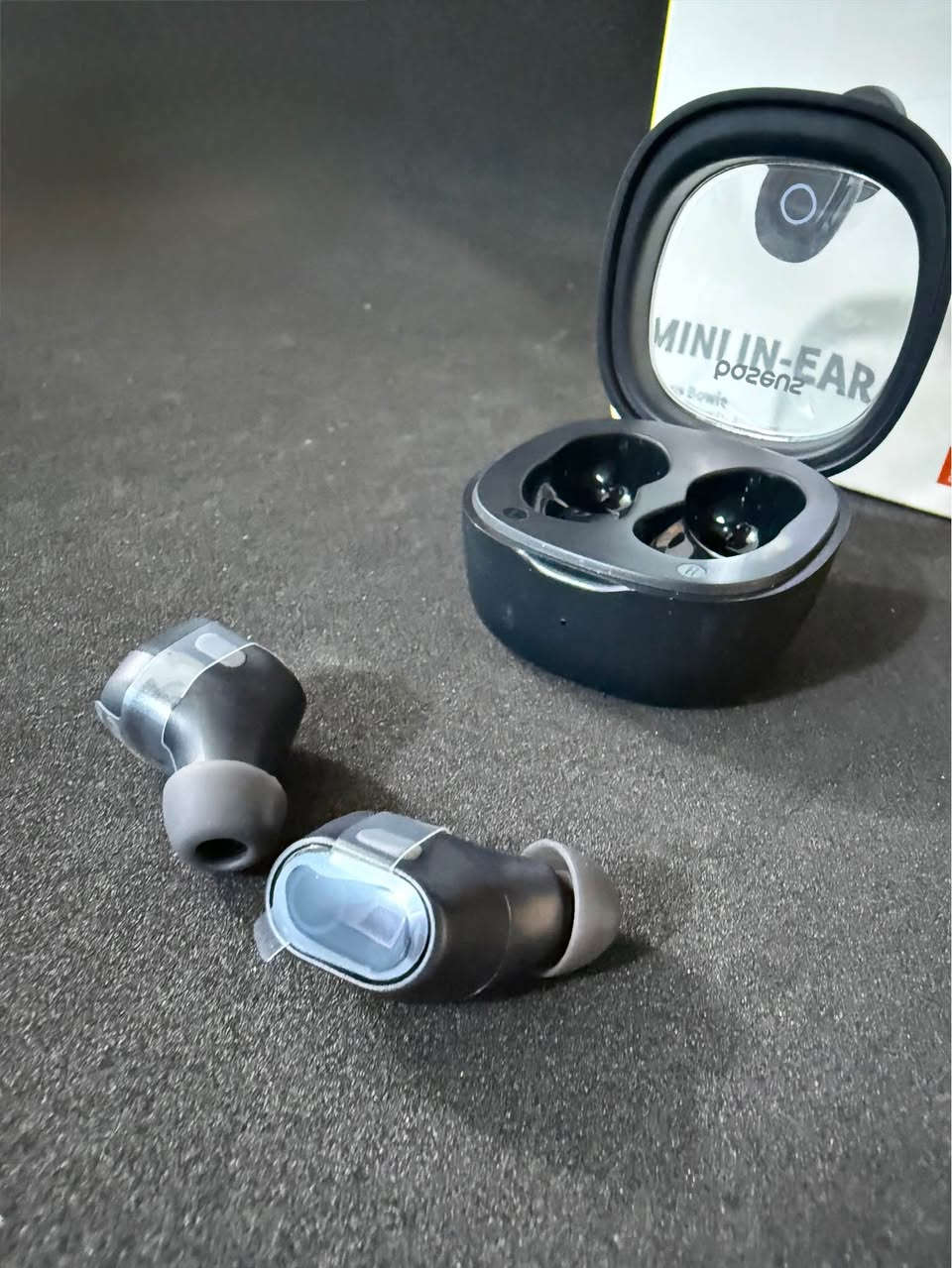 سماعة ماركة Baseus Bowie WM02 

جديدة لوك أصلية

الاتصال: تدعم تقنية Bluetooth 5.3، مما يوفر اتصالاً مستقراً واستهلاكاً منخفضاً للطاقة لمسافة تصل إلى 10 أمتار

توفر السماعة 30 ساعة مدة استخدام مع علبة الشحن

تدعم تقنية الشحن السريع من Baseus؛ حيث يوفر شحنها لمدة 10 دقائق فقط نحو ساعتين من الاستماع

الأداء: تتوفر فيها وضعية "الزمن المنخفض للغاية" (Low Latency) بمعدل 0.06 ثانية، وهي ميزة مثالية للألعاب لضمان تزامن الصوت مع الصورة بشكل مثالي

يمكنك تخصيص إيماءات التحكم باللمس والبحث عن السماعات المفقودة من خلال تطبيق Baseus الرسمي

السعر 25 ألف والتوصيل مجاني كل العراق 🚚

للحجز والاستفسار مراسلة الصفحة 

رابط واتساب مباشر الي يريد يراسلني 👇

https://wa.me/message/ANGQMMLUZKO4C1 بغداد, العراق


**إذا كنت صاحب هذا الإعلان وتريد حذفه لأي سبب، رجاءا أرسل رسالة إلى الدعم الفني**