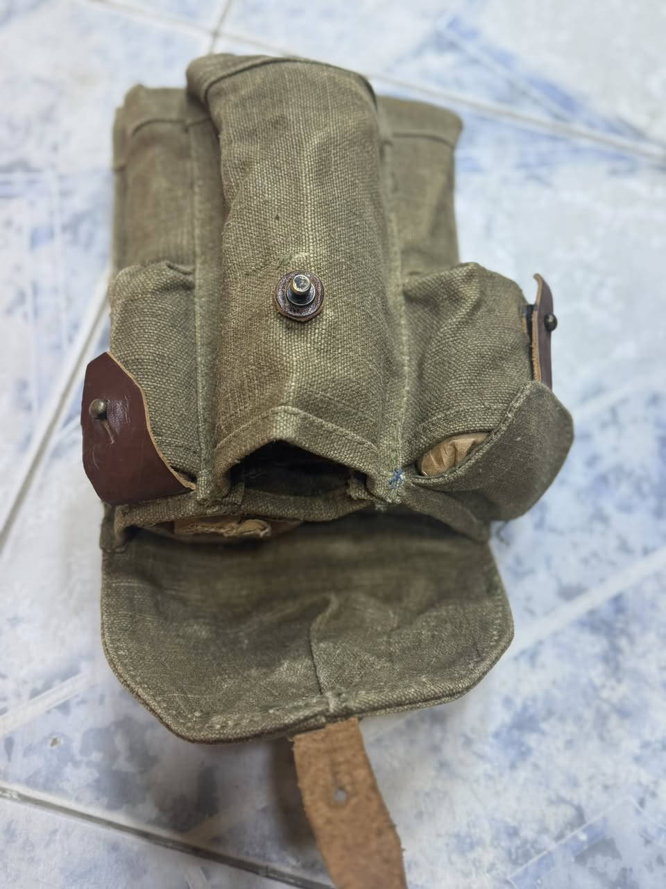 جنطه روسيه +حمالة اسلاح جدد شرط اصليات السعر 35 يوجد توصيل


**إذا كنت صاحب هذا الإعلان وتريد حذفه لأي سبب، رجاءا أرسل رسالة إلى الدعم الفني**