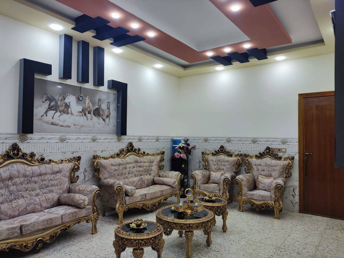 دار للبيع في حي الملايين الاولى
مساحه الدار 240م واجهه 12
يحتوي الدار على 5 غرف نوم ومطبخ وصحيات واستقبال وهول 
موقع الدار قرب ڨلل العناز 
صنف الدار زراعي حق تصرف 
لمعرفه السعر أكتب تم 
أو مراجعه مكتب مدخل حي الملايين الاولى مكتب أرض التميز للبناء والعقار 
اي استفسار يرجى مراسلة الصفحة او الاتصال ع الارقام المذكورة⬇️⬇️
***********
***********
