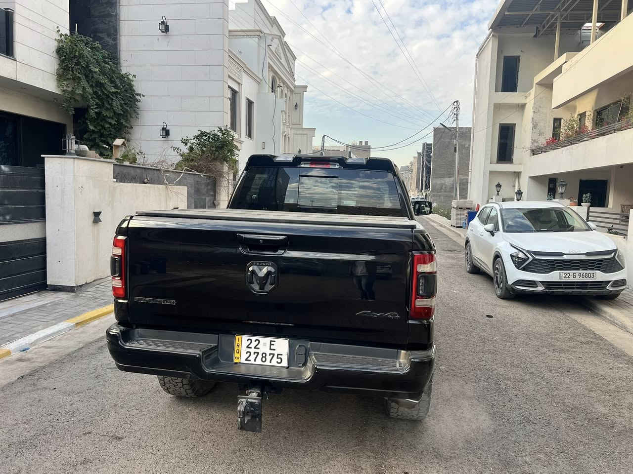 السلام عليكم
رام ٢٠٢١ ماشيه ٧٤ محرك ٦ سلندر اي تورك رقم اربيل بااسمي السيارة بك هورن وحادثها فقط بالبدي مصبوغ الجاملغ الخلفي وبيها بارد صغير بالجاملغ الامامي والصور مرفقه بدون ايرباك بدون شاصي 
مواصفاتها معرفه شاشه وسط فور ويل تدفئه بالكشنات والستيرن حساس امامي خلفي اوتو ستوب كامره خلفيهوبيها هواي اضافات مرفعه ٤ انج دبلات كويل اوفر تايرات جبليه 
سبويلر وكفر بدي هوكات اماميه 
السعر ٣٢ الف دولار
بغداد الدوره
***********
