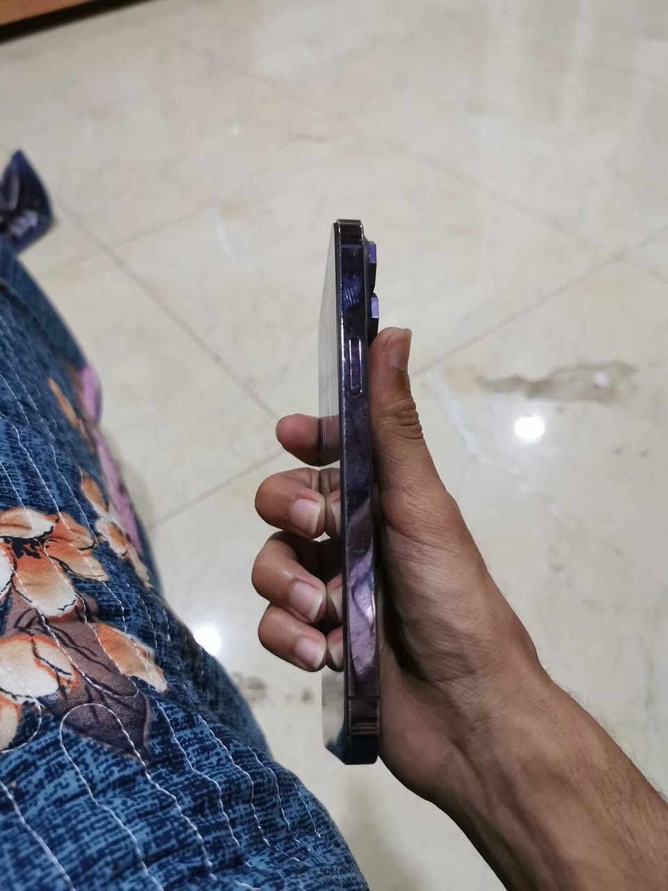 للبيع ايفون ١٤ برو ماكس ذاكرة ٢٥٦ بطارية ٨٠ نسخه CH دبل سيم جهاز مفتوح مبدل فقط شاشة فيس ايدي كامل شغال السعر ٥٢٥ وبي مجال بسيط


**إذا كنت صاحب هذا الإعلان وتريد حذفه لأي سبب، رجاءا أرسل رسالة إلى الدعم الفني**