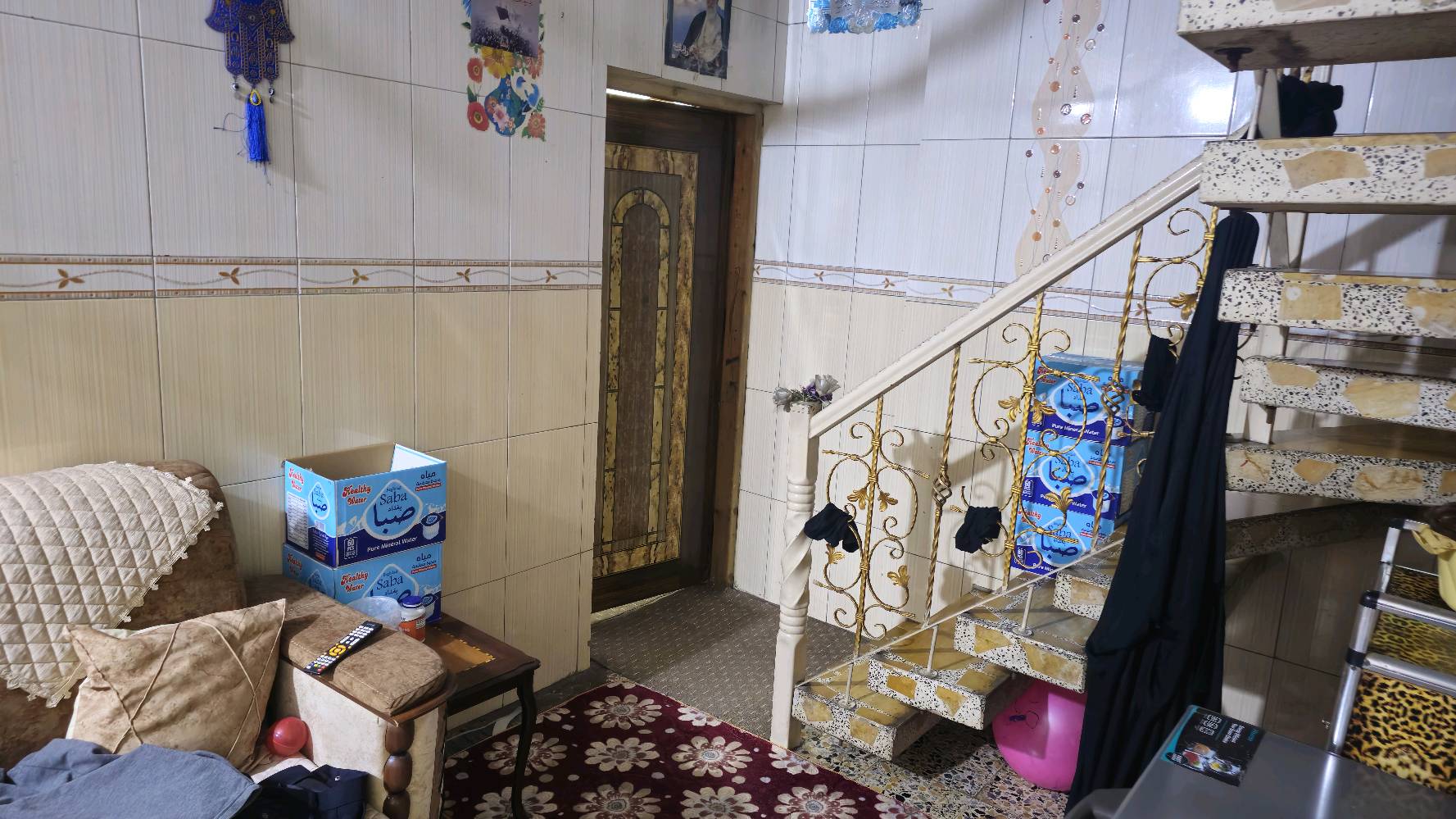 السلام عليكم
بيت ركن للبيع بمنطقة حي اور يم مدرسة بحر العرب قريب على جامع عمار بن ياسر
مساحة البيت: 75 متر
الواجهة 12.5
النزال 6
الطابق الاول غرفة وصالة ومطبخ وصحيات
الطابق الثاني غرفة وحولي والسطح بي سندويش مخزن وتواليت
البيت بناءه متوسط جاهز للسكن
السعر 160 مليون وبي مجال
للاستفسار اكثر واتساب
***********
