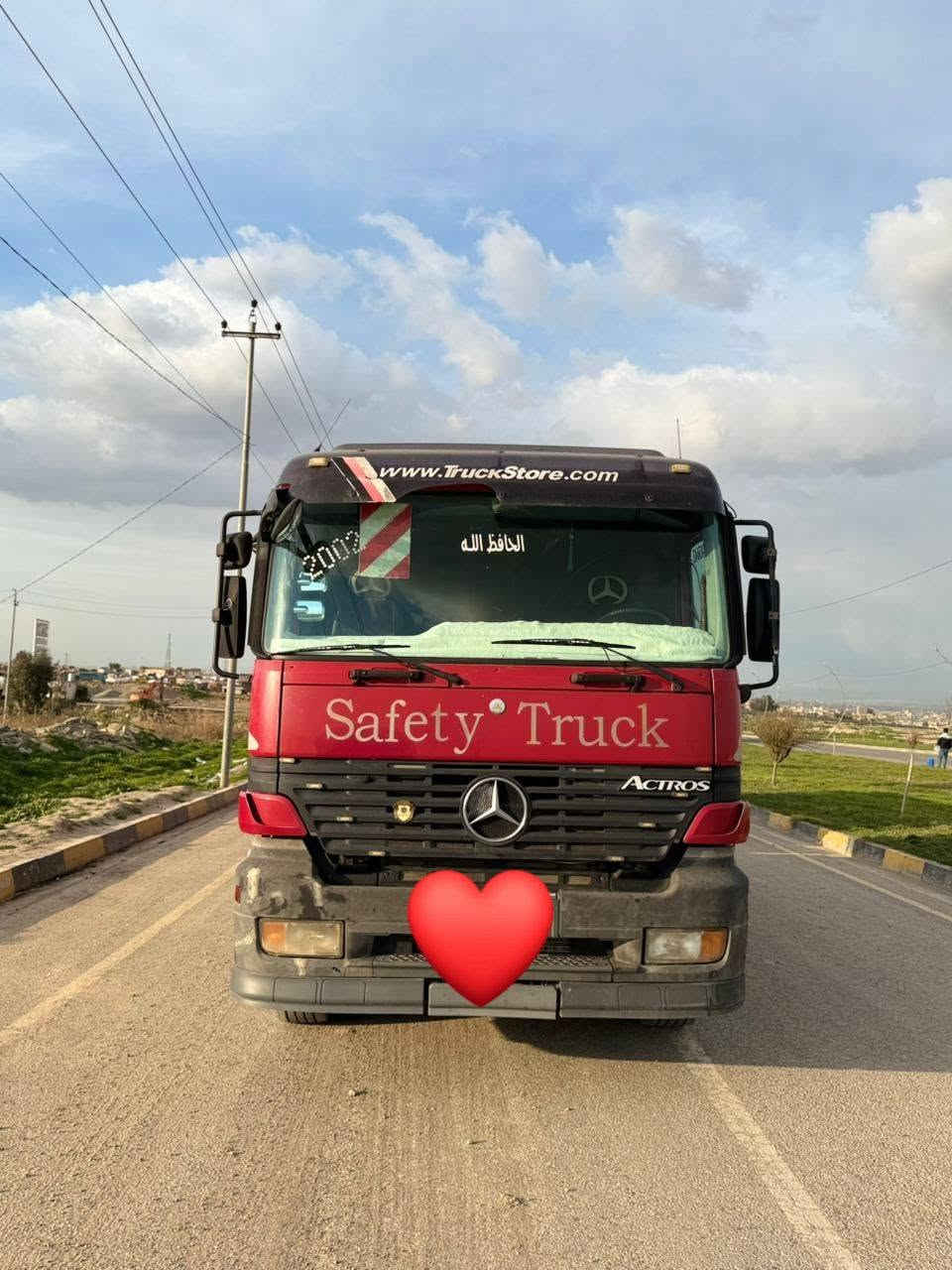 للبيع اكتروز موديل ٢٠٠١ حجم ٤٣ طخم تاير تبريد حصه كاز ***********
