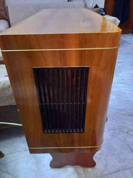 راديو لمبات الماني جرونديج
اجهاز نظافه الخشب ١٠٠٪ بس عيبه سبب النقل كسر بلجامه جهاز شغال كامل صوت كلش حلو
السعر ٢٠٠ الف وبي مجال السعر
*********** وتساب
