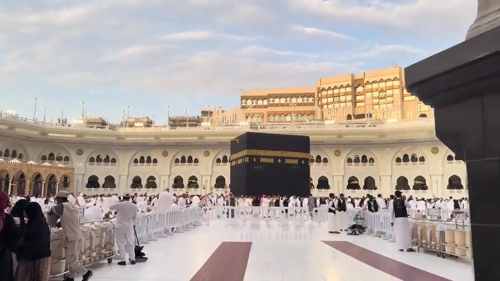 على بركة الله تعالى
مستمرين بأستلام جوازات عمرة الشهر السابع

يشمل البرنامج:-

• تأشيرة الدخول
• ثلاث وجبات يومياً
• وجبة افطار و غداء في الذهاب
• وجبة غداء في العودة
• ضيافة مميزة على طول الطريق
• السكن في المدينة المنورة (المنطقة المركزية)
• السكن في مكة المكرمة (محبس الجن)
• زيارات ومزارات دينية في مكة المكرمة والمدينة المنورة
• هدايا مجانية
• حقائب وإحرامات
• إشراف مباشر وخدمات متكاملة

تشريفُنا بخدمة ضيوف الرحمن شرفٌ نعتزّ به، وغايتُنا أن تؤدّوا مناسككم بخشوعٍ وسكينةٍ وراحة بال.

للحجز والاستفسار:
***********
اتصال | واتساب

شركة الدليان… ثقةٌ راسخة، وخدمةٌ تليق بضيوف الرحمن.
