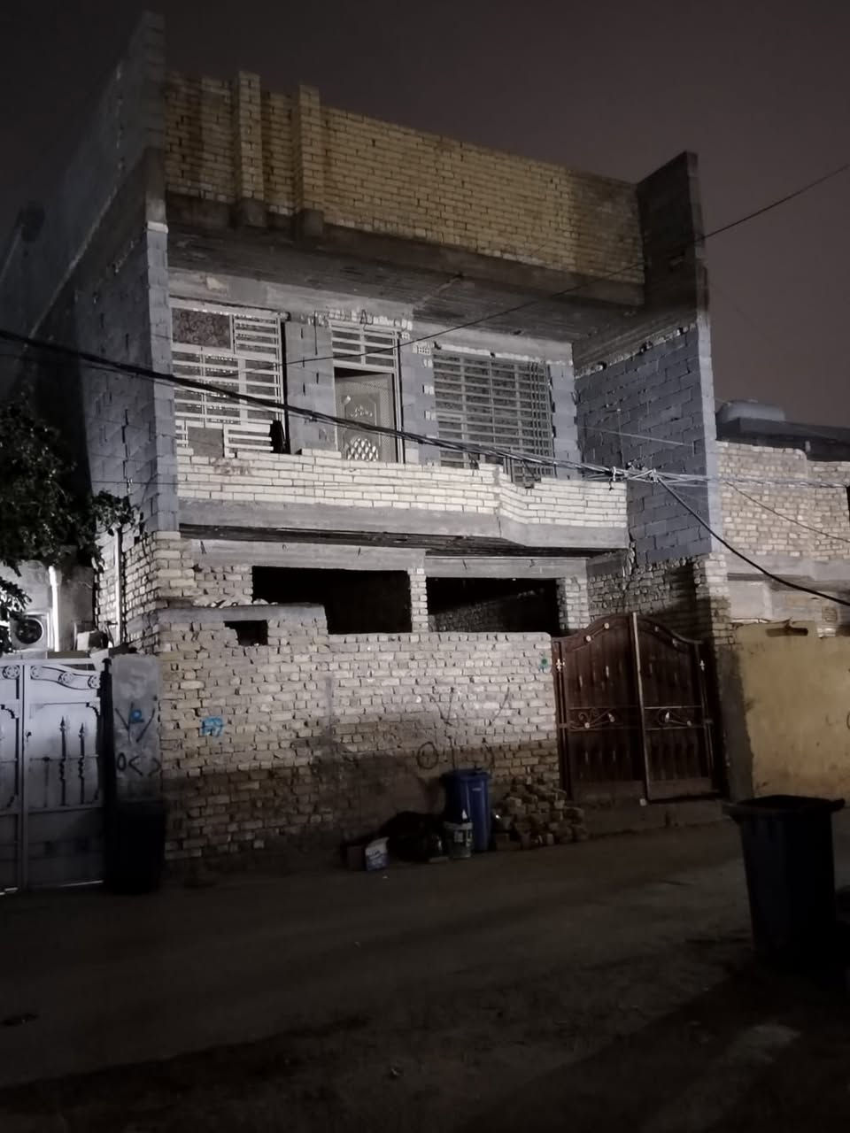 اسلام عليكم بيت للبيع المساحه 120 واجه 7 ونص و النزال 16 قرب مدرسه الاوصياء
السعر 53 وبي مجال
***********
