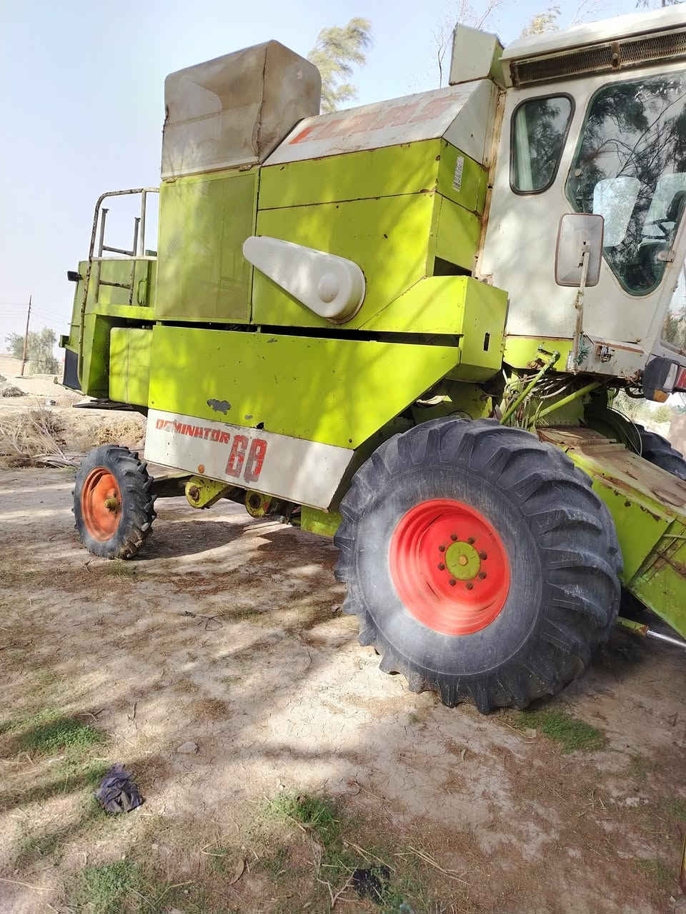 السلام عليكم حاصود كلاص للبيع موديل ٩٧ مكفوله المكان ديوانية البدير رقم الموبايل ***********
