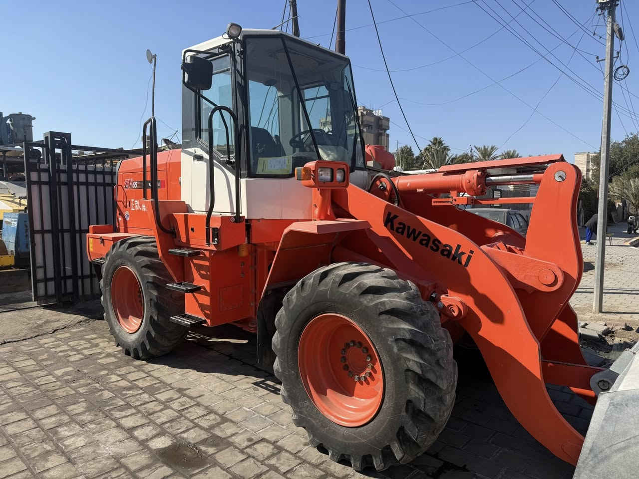 شفل كاوسكي ZV65
وارد يابان جديد جداً 
محرك كمنز بم ونوزل 6 سلندر سوبر 
مشتغل 1700 
لون بلادي مميز 
بغداد شارع الضلال ***********
