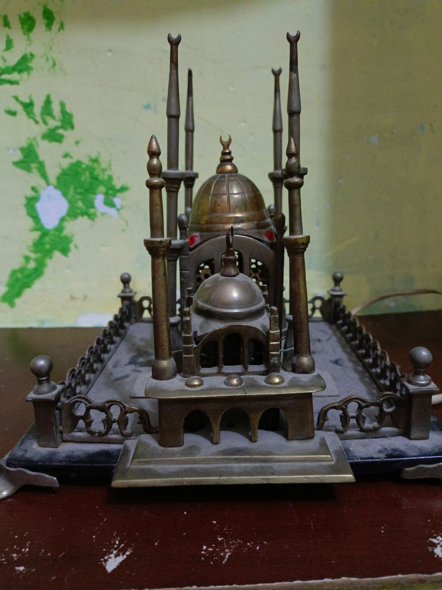 جامع نحاس والقاعده حديد قياس 20 × 20 سانتيم يوجد توصيل داخل الموصل فقط للاستفسار ***********
