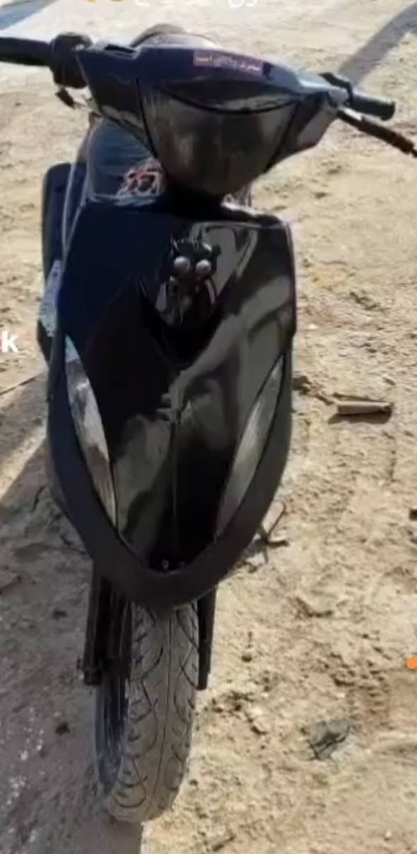 سلام عليكم ماكس   البيع درجه كلش حلوه صلف هندر بس صلف يردله خرز لان يشخط شغال كهرابيايت كله شغاله محرك ناعم حلوه بلاديه سعر 450بيه مجال ترهم مرواس بيراني او اقل ***********
