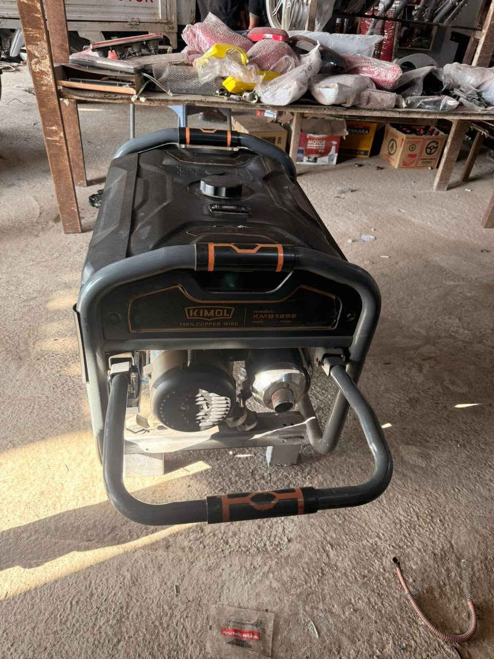 السلام عليكم ورحمة الله وبركاته مولد بانزين كيمول  25 امبير شغال سلف وحبل نكره شرط الفحص وتحميل
الشراي يتصل رقم الهاتف *********** العنوان ديالى قرية الأسود الشارع العام معرض احمد السعر 450 وبي مجال
