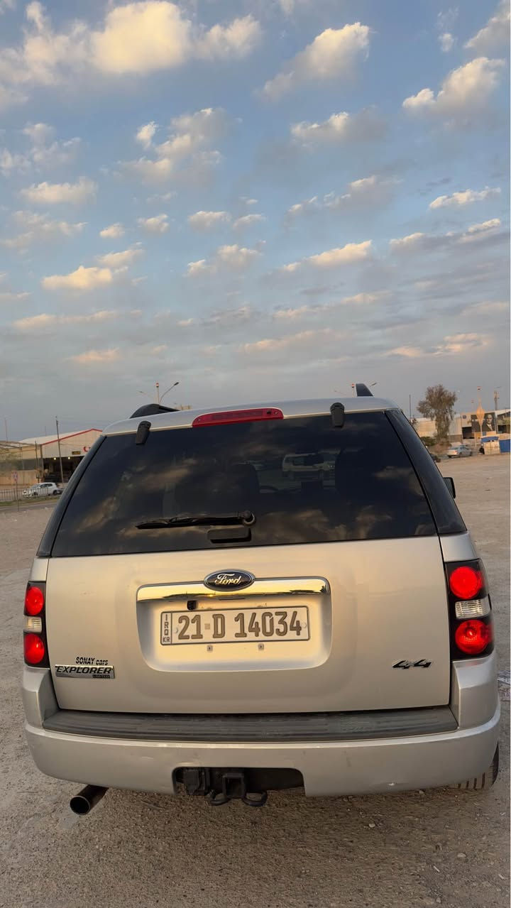 سلام عليكم فورد اكسلبور موديل 2010 راد امریكی رقم سلیمانیه‌ 2027 جديد رقم انگليزي كابون بانزين بي محرك 6 اتوماتيك  بدون عيب  صبغ ثلاثه قتع بدون دواخل اربع تايرات جديد كهربيات كله شغال بدون عيب سياره احله من صوره مامتعوبه سياره 
مكان سياره كركوك 
سعر 100  بي مجال 
رقم مو بايل *********** كركوك, العراق
