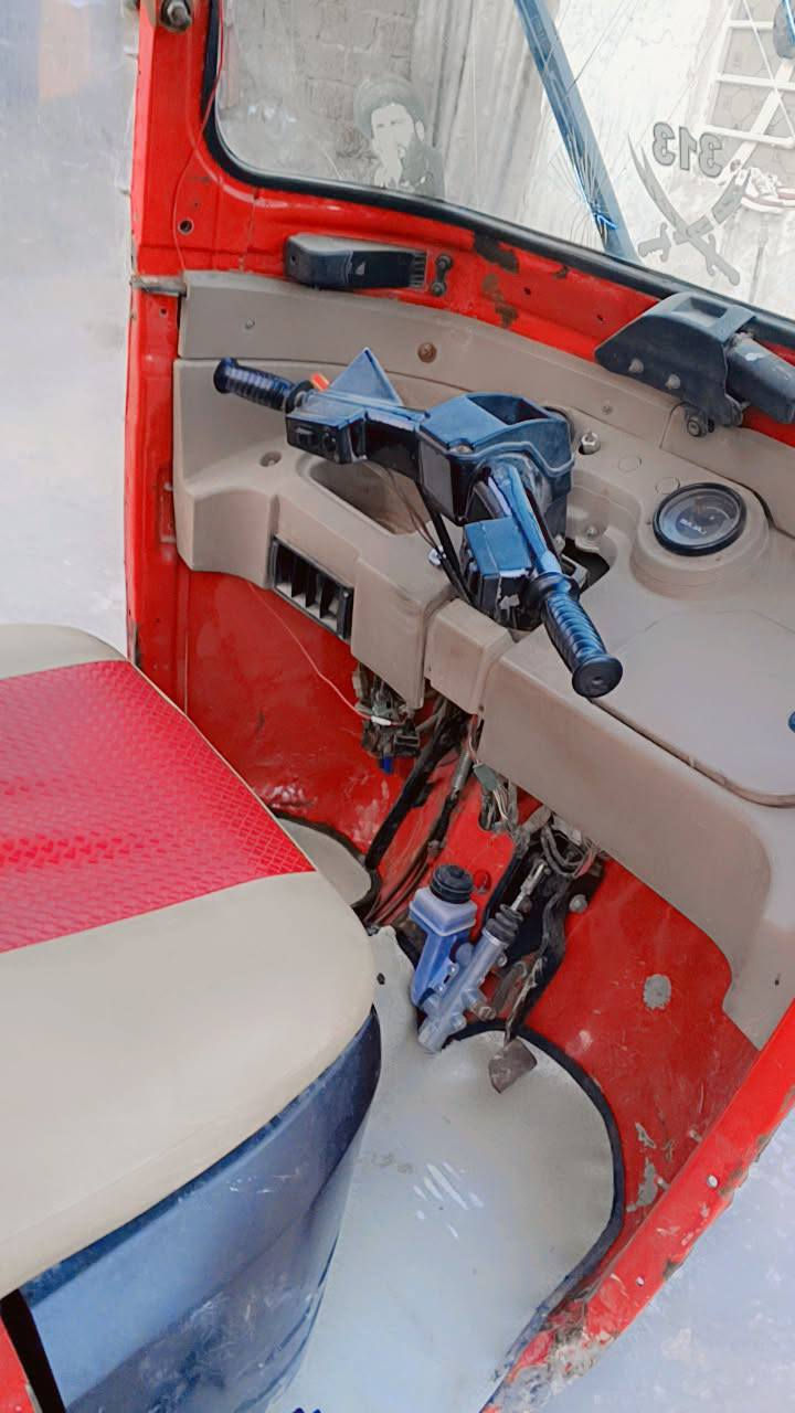 السلام عليكم تكتك للبيع الفين وثمنطعش شهر26 *12  شغلهة خير من الله رقم وسنوية المكان الشعب حي الجزائر شارع اربعين ***********
