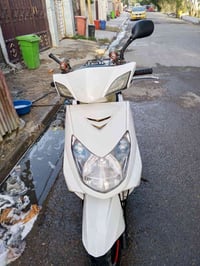 دراجه سكنس فحل كابريتر الدراجه طافيه بيها ملف محترك بس رايده 350 وبيها...