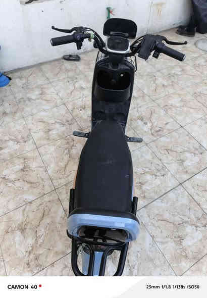 دراجة شحن للبيع بسعر مناسب
شباب دراجة فول مواصفات كاملة اشاير وبريكات وحساسات ومانع انزلاق جديدة تفيد مسواك تمشي 45 كيلو الشحنه الوحدة  مكفولة مكاني بغداد حي تراث 
سعرة 300 وبية مجال للطيبن 
***********واتساب واتصال متاح.
