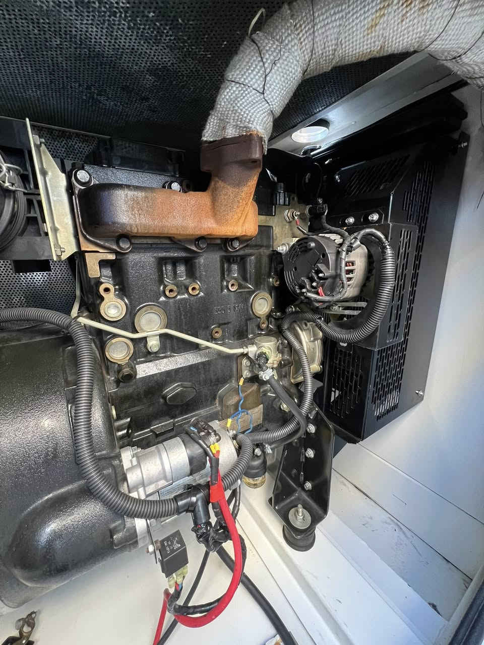 عرض
👈🏼موالد بيركز انكليزي اصلي 33 KVA 

👈🏼كاتم نسبه الكتم 90/100
👈🏼المحرك بيركز انكليزي اصلي 🇬🇧
👈🏼وراس التواليد لوري سومر فرنسي 🇫🇷 
👈🏼ساعات العمل 700ساعه 
👈🏼ضمان الموالد عل حمل  
👈🏼للتواصل واتساب او الاتصال 📞
 📞***********👈🏼
(عباس الوائلي )

تنويه هام ‼️ 

متوفر نضام الاستبدال 🔀 تكدر تبدل موالدتك القديمه موالده جديده ويتم الاتفاق 🤝بعد التقييم 

تتوفر صيانه 👷🏼‍♂️ جميع احجام الموالدات البيركز الانكليزي و/ الكمز / دايو دوزان  بعمل متقن ونوفر لك خدمات عامه واستبدال عام في الموالدات
العنوان بغداد كم ساره  

معه تحيات (عباس الوائلي )
