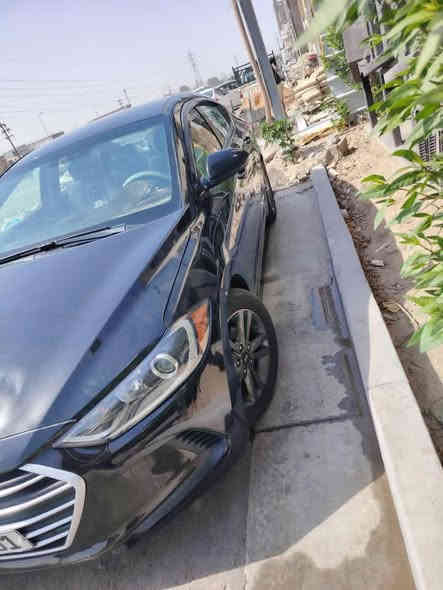 السلام عليكم 
النترا    18

محرك 2000 دوش 

رقم بغداد دولي بسمي 

ويل كروم 

شاشه 

ماشيه 100

تحكمات 

سياره جديده ستخدام شخصي 

حداديه جديد سياره جاهزه 

سونار مرفق بالصور 

السعر105 وبيه مجال 

مكان سياره بغداد 

للاستفسار اتصال على الرقم ***********
