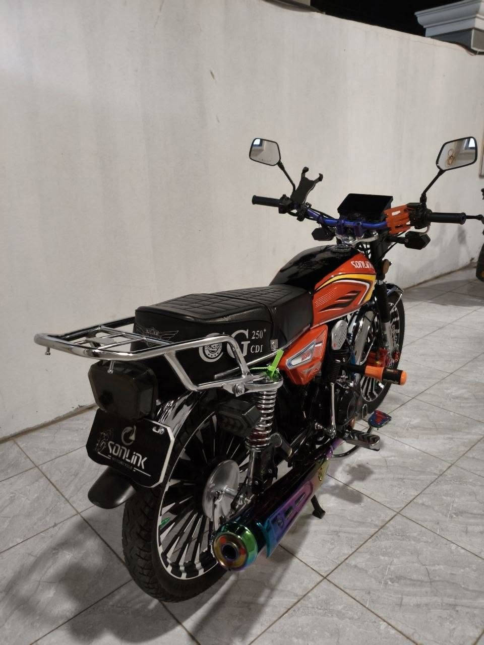 السلام عليكم
سونك 2026للبيع محرك 250cc  ماشي 1800وقابل للزياده النضافه مثل ما موضح بلصوره سعر 1225  
مليون وميتين وخمسه وعشرين 
***********
