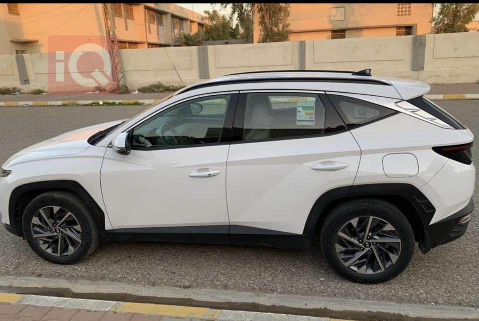 هونداي توسان   2023 خليجي 
ماشيه 81000  الف كم 
رقم سليمانيه   
 حجم المحرك 2.0L 
 مفتاح التشغيل بصمة 
 تشغيل عن بعد 
سايد بريك بصمه 
حساسات أمامية 
حساسات خلفية
لايت زينون + LED 
 كشافات ظباب
 بك لايت LED 
 دخول بصمة ذكي 
 ويل كب 18
 4 دسك
 حساسات ضغط الاطارات 
 اشارة في المرايا الجانبية 
 المرايا قابلة للطي كهرباء 
عدد AIR BAG 2
 هاند بريك بصمة 
 ا ABS 
 شاشة Apple Car play 
 كاميرا دوارة 
 مقود جلد حياكة 
 مثبت السرعة Cruise 
 ا Bluetooth / USB 
شاحن هاتف Wireless 
حركة المقاعد الأمامية كهرباء 
 قطعتين تبريد  
 أوضاع القيادة Drive Mode 
 ا ECO / NORMAL / SPORT 
 أوتو هولد Auto Hold  نظام توقف 
 نظام مانع الانزلاق 
 نظام نزول المنحدرات 
 بردات أبواب خلفية بلاديه 

الملاحظات :جزء من الباب الخلفي جهة الراكب تصليح بارد فقط 
السياره بيدي مطلعها من الشركة زيرو 
السعر 210$ قفل مال بيع .
رقم الهاتف ***********
