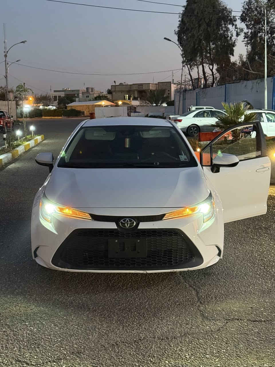 السلام عليكم
اخوان كورلا موديل 2022 LE امريكي

السياره حادثه جنطه بدون دواخل وبدون أيرباگ

سنويه بأسمي وبطاقة بانزين بأسمي كامله 

ماشيه 80 الف ميل 

السعر ( 170 وبي مجال قليل )

مامتواجد ع فيس ، اتصل ع واتساب او رقم 

***********
