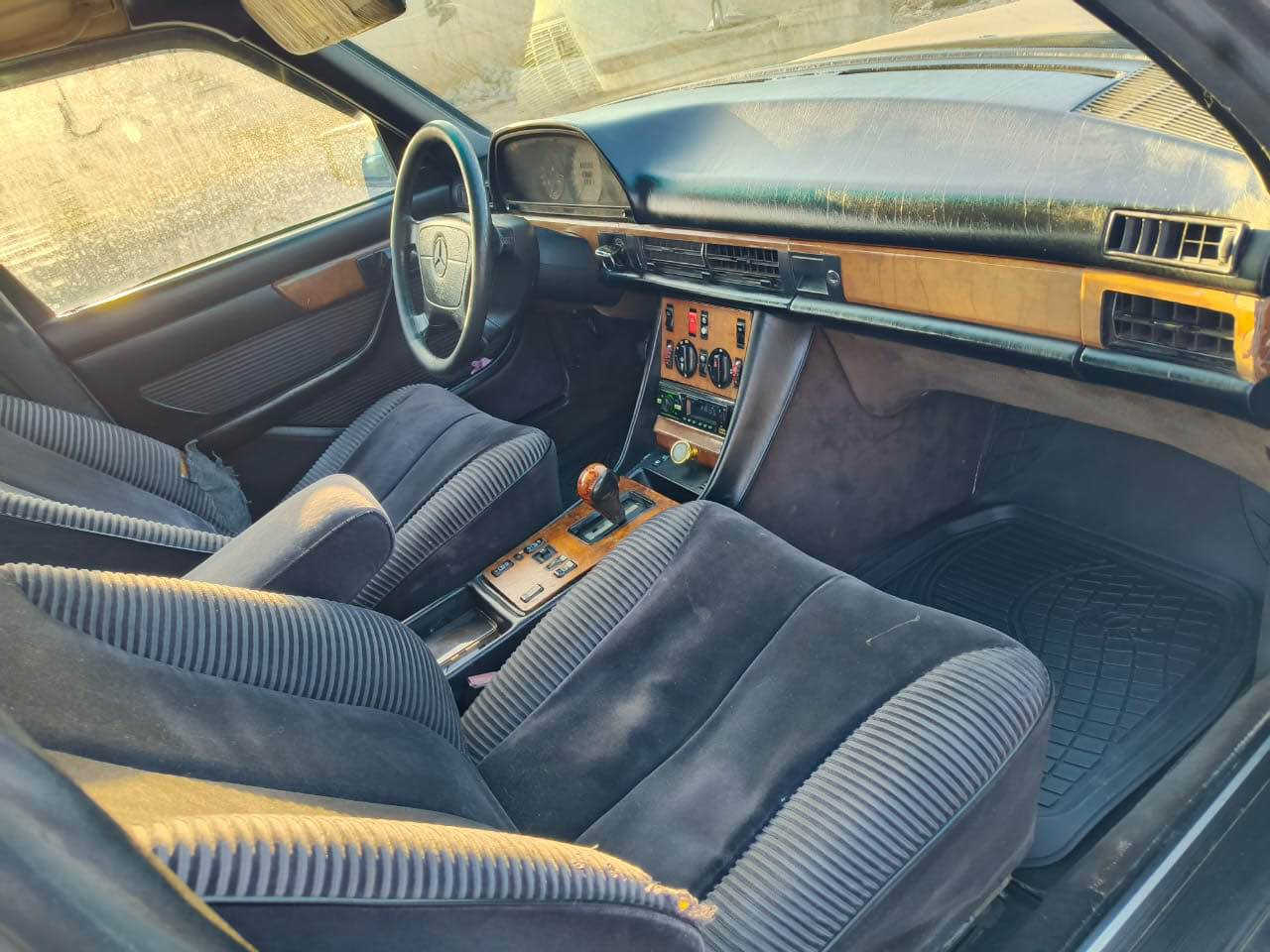 مارسیدس مودیل 1988 بدون ضربە سعر ٧٧ بی مجال كركوك, العراق


**إذا كنت صاحب هذا الإعلان وتريد حذفه لأي سبب، رجاءا أرسل رسالة إلى الدعم الفني**