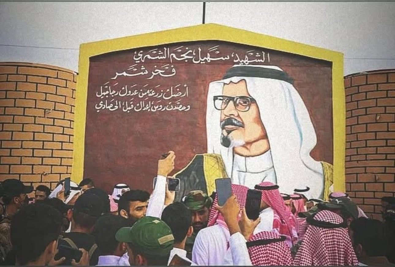 عندك مضيف او قاعه او صاله او مول او محلات
او حتى غرف النوم 

والحديقه 

الرسم حسب الطلبات والقياس التريده 

صورتك او من تحب او اي لوحة تعجبك 

ومباشر على الجدار بالوان زيتيه ضمانها تسعين سنه 

***********
