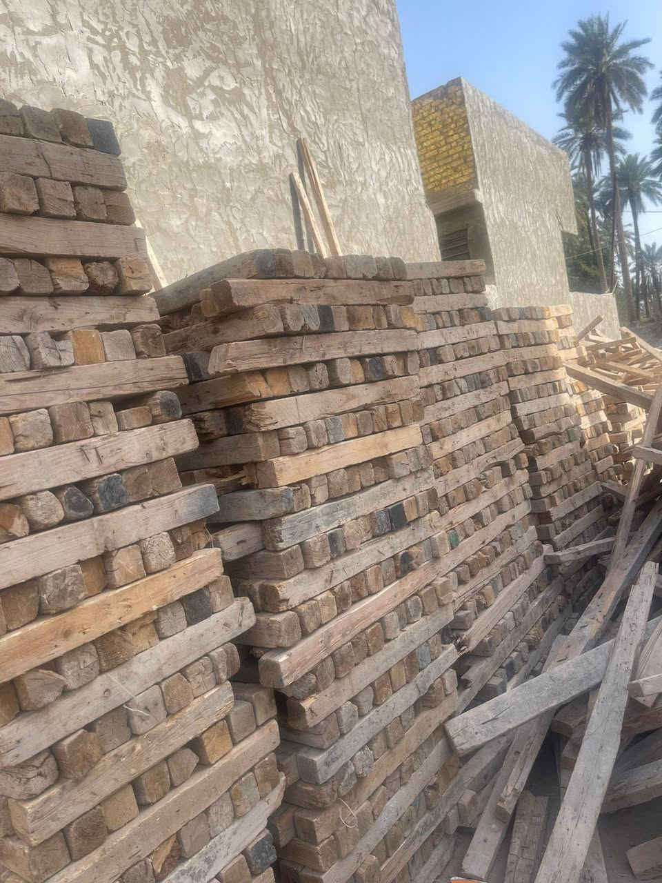 السلام عليكم سير للبيع 2×4  +  3×3جميع الأطوال موجوده كميات مفتوحه المكان حله الاستفسار ***********
