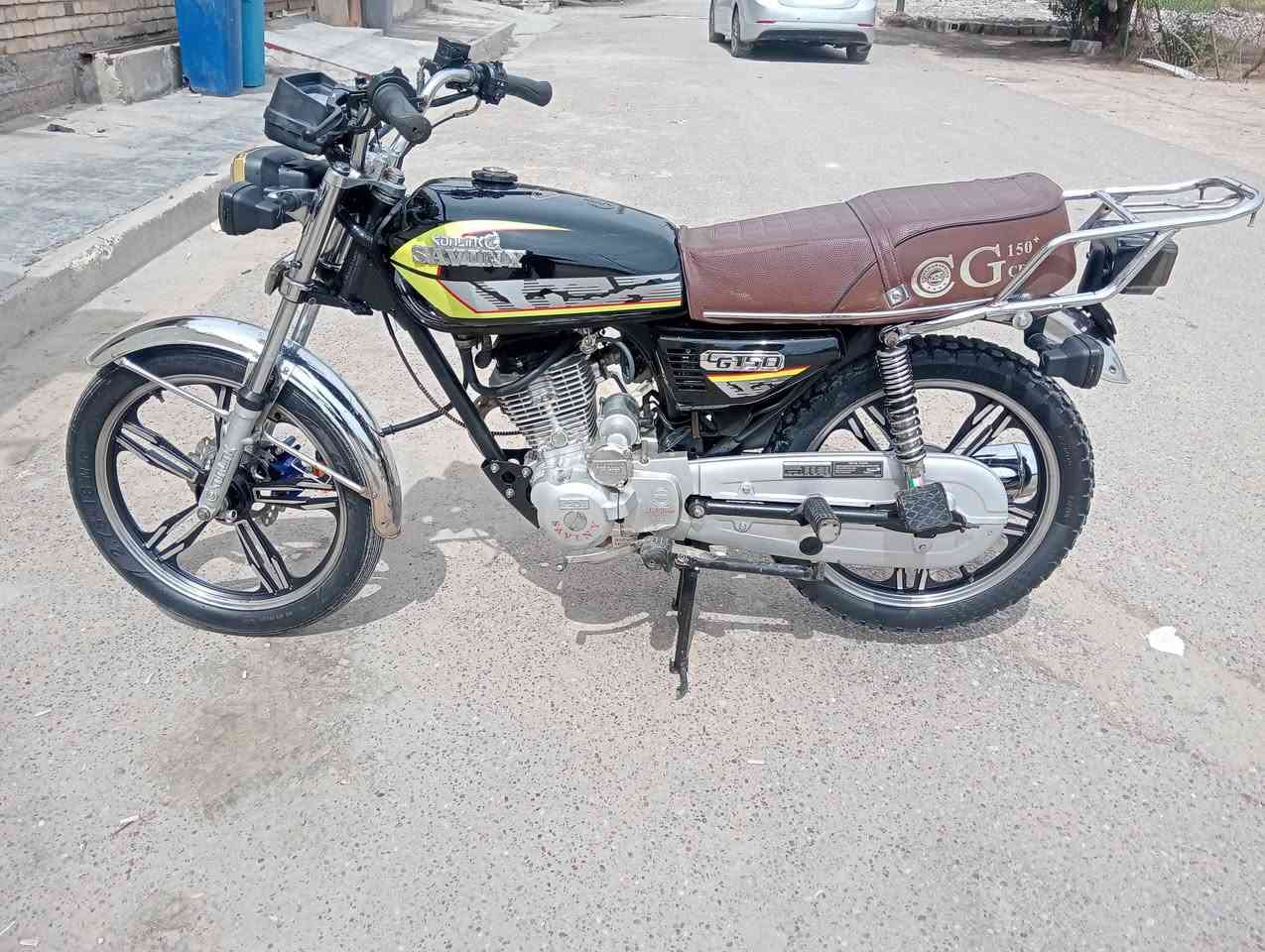 سلام عليكم دراجه للبيع المديل 2023دراجه كله شغاله المكان بغداد السعر 550وببه مجال  الرقم ***********
