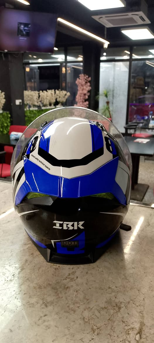 السلام عليكم خوذه قفاز الأصليه سعر 30
وتوصيل داخل الشعب وحي البساتين مجانا***********
