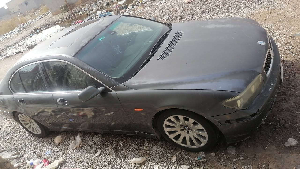 السلام عليكم
باخرة موديل ٢٠٠٢ الماني رقم بغداد  باسمي رقم حلو
السيارة بدلت الها مكينة جديدة بس بيها لاستيك ولف
كير تبريد جيد الصدر الامامي تعبان والخلفي مبدل عربانة كاملة السعر ٧٠
للاتصال ***********
