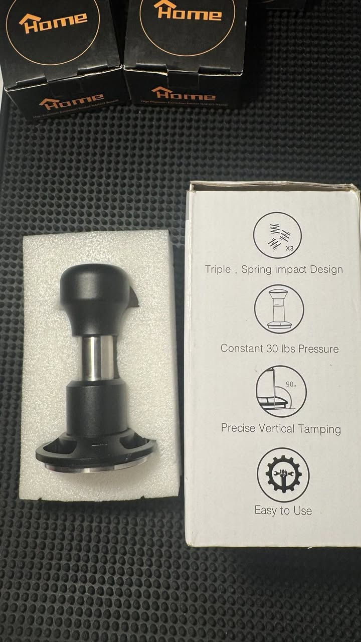 السلام عليكم
تامبر ضغط ثابت  قياس 51 / 58

تصميم بضغط ثابت: يوفر ضغطاً يبلغ 30 رطلاً (13.6 كجم) لضمان استخلاص متساوٍ للقهوة.
ثلاثة زنبركات: يحتوي على تصميم ثلاثي الزنبرك لضمان توزيع الضغط بالتساوي.
كبس عمودي دقيق: يساعد على تحقيق زاوية 90 درجة عمودية دقيقة لتحسين جودة القهوة.
سهل الاستخدام: مصمم لتوفير راحة وسهولة أثناء عملية الكبس.
السعر 35 الف 
يوجد توصيل 
التواصل خاص


**إذا كنت صاحب هذا الإعلان وتريد حذفه لأي سبب، رجاءا أرسل رسالة إلى الدعم الفني**