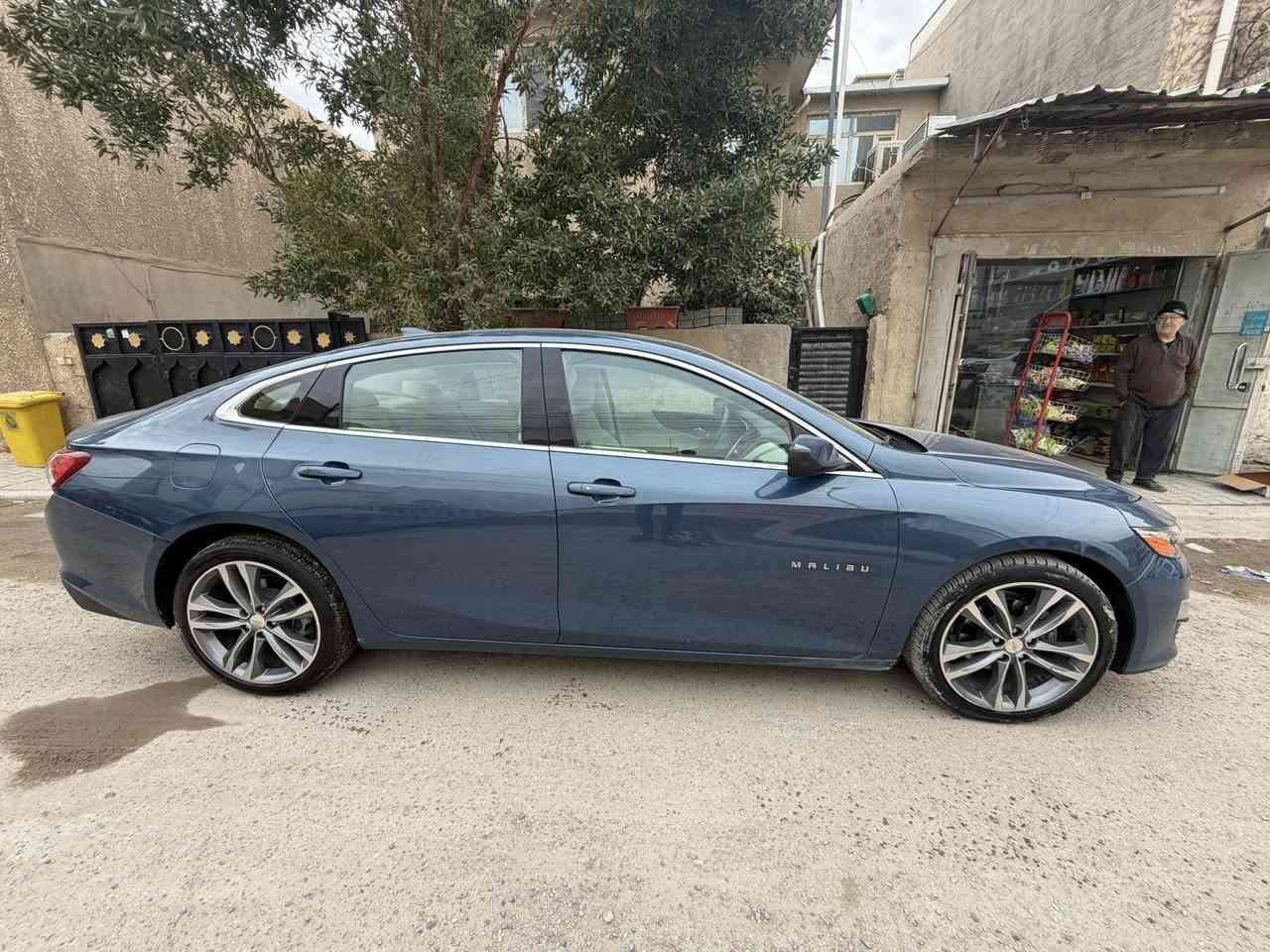 ماليبو برمير 2024 2LT فول 1/1 بانوراما بسعر 135$
دخول جديد رقم فحص منفيس باسمي تترقم جميع المحافظات 

صبغ بنيد فقط ‼️صور الحادث بالمنشور ✅

المواصفات فول للاخير 1/1 ✅

 محرك 1500 تيربو ماشية 9 الف ميل فقط ✅

لون  مميز بحري 🩵

 ويل حجم 19 كروم

 سقف بانوراما سلايد طكتين

 داتا شو + تحذير

كشنات جلد وكهرباء السائق والراكب 

كشنات خزن ميموري 3 وضعيات مع وضعيه الخروج السهل 

تبريد كشنات مع تدفئه كشنات وستيرن تدفئة

 العداد ديجتل ليزري 

شاشه وسطية مع نظام كار بلي مع نظام ملاحه

نظام  تبريد بيانو شاشه + مناخ منفصل السائق والراكب 

ستيرن هيتر 

 قياده ذاتيه + تحديد مسار + تحذير خروج عن مسار 

 كامرا خلفيه دواره

سستم صوت 🔊 من شركة Bose الالمانيه مع امبلي فاير دمام 

10 سماعات

اناره داخليه مخفيه ومحيطية بداخل السياره

سايد بريك كهرباء

 بجم زنون بلاد مع لايت داينمك مع لايت اوتو عالي عند عدم روؤيه

حساس مطر اوتو + مراية عاكسة للضوء ذكية

مري قلاب عند الرجوع للخلف R + كامرا ونقاط عمياء

تبريد قطعتين 

شحن واير لس+ usb+ typC

السياره مواصفات كلش هوايه ومتخلص

السعر  135$ ‼️135$ ‼️ 135$ ‼️وبي مجال للشراي ✅

صور الحادث والتقرير موجود دزلي واتساب وتدلل 
بيها صبغ بنيد فقط ✅

مكاني الاعظمية للاستفسار *********** اتصل واتساب او عادي غير متواجد عالفيس ‼️
