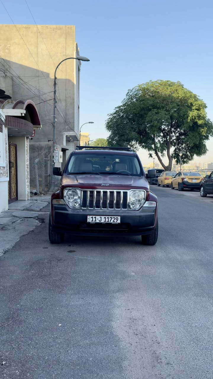 السلام  عليكم  Jeep ليبرتي  4+4
موديل  2008  وارد  امريكي  سياره  داخله كلين  
بدون  حادث  بدون ارباك 
ماشيه  75 الف  حقيقي  
المواصفات  
كروز سرعه 
فتحة سقف 
فور ويل  
نظام  الانحدار 
حساسات خلفيه 
منفذ كهرباء 
بروجكتر 
غرفته  السياره جديده   شكد  ماتصور  سياره على بلاده  
الصيانه  
تبديل  مبخره   
تبديل عبوة   فيت بم 
نوزلات 
حداديه  خلفيه  بالكامل  
تخم  تاير  
باتري
جامه الاماميه 
البدي  بيه رش  كلير  اثر جراد   صفحه  يمين  والجاملغ الامامي  الايسر 
الاضافات 
دوسات 
سبيسرات مطلعه تاير بره  جماليه 
سياره  جاهزه عوزه  فقط  صبغ البنيد والدعاميه  
سياره  رقم  بغداد باسمي  مكاني  بغداد الاعظميه اي  استفسار هذا رقمي  *********** 
السعر عارضه ب95  وبيه مجال بسيط
