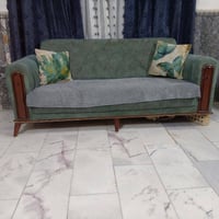 تخم للبيع متكون من ١٠ مقاعد سعره ٣٠٠ وبي مجال للشراي للاستفسار 0784485...