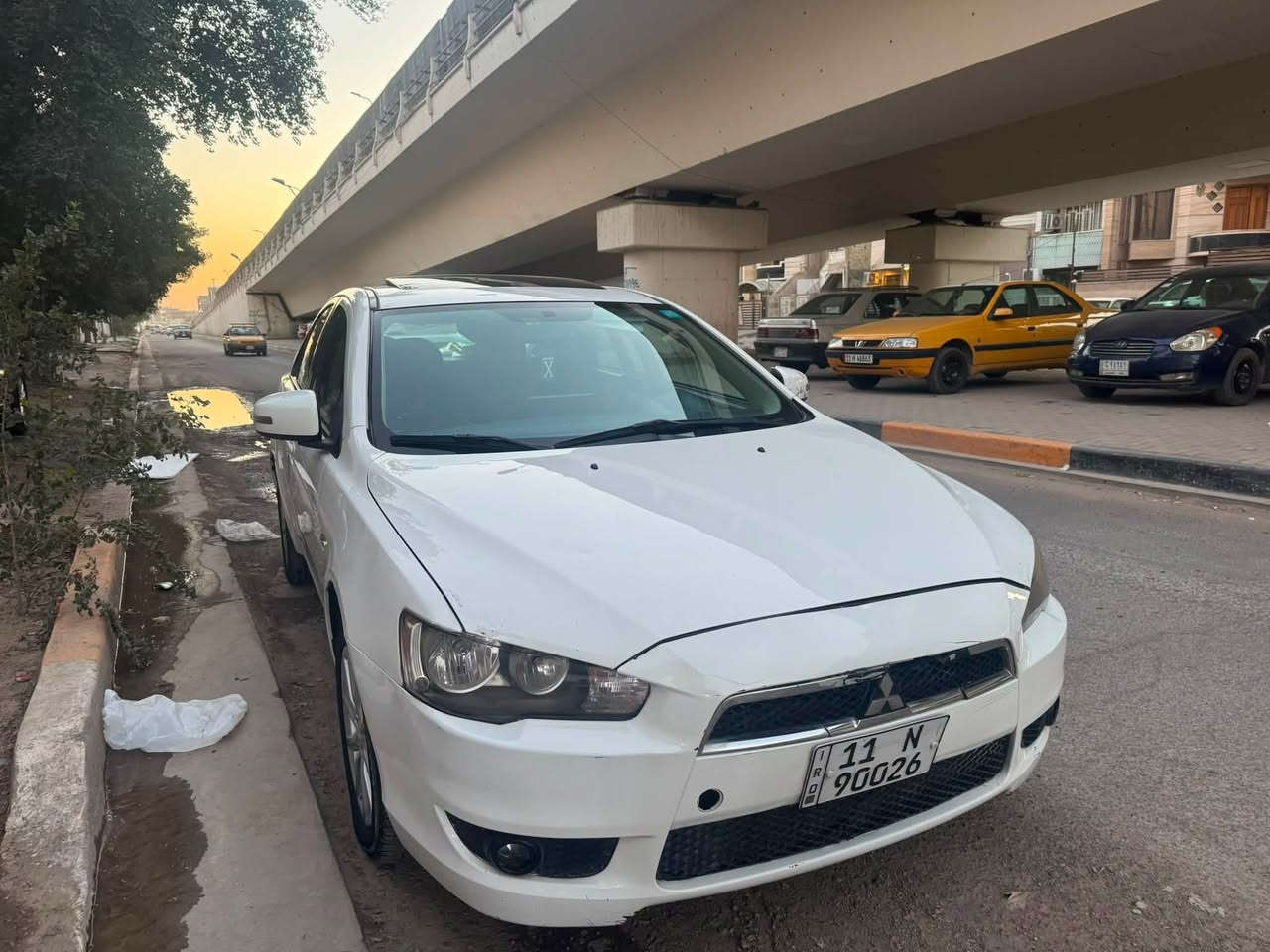 سيارة لانسر قرش ٢٠١٦ 
مواصفاتها فتحة اشاير مري تحكم استيرن و اكو بيها مواصفات اهواي 
ما بيها ضربة قوية فقط الصبغ الدوسة مثل ما موضح في السونار محركها ١٦٠٠ 
السعر ١١٠ و بيها مجال بسيط 
للاستفسار على الرقم ***********
مكاني بغداد حي القاهرة
