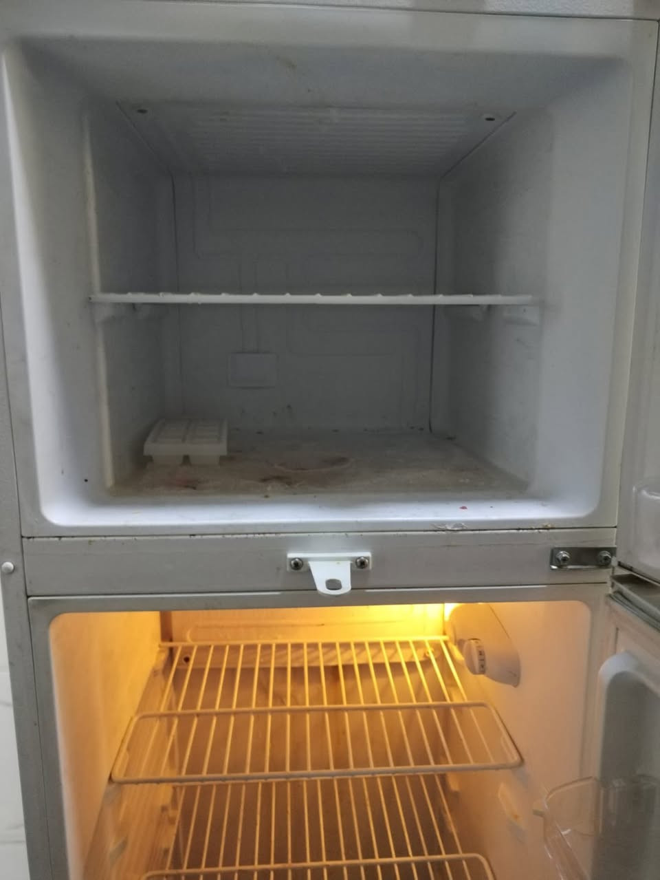 ثلاجة مستعمله شي قليل للبيع السعر خاص .


**إذا كنت صاحب هذا الإعلان وتريد حذفه لأي سبب، رجاءا أرسل رسالة إلى الدعم الفني**